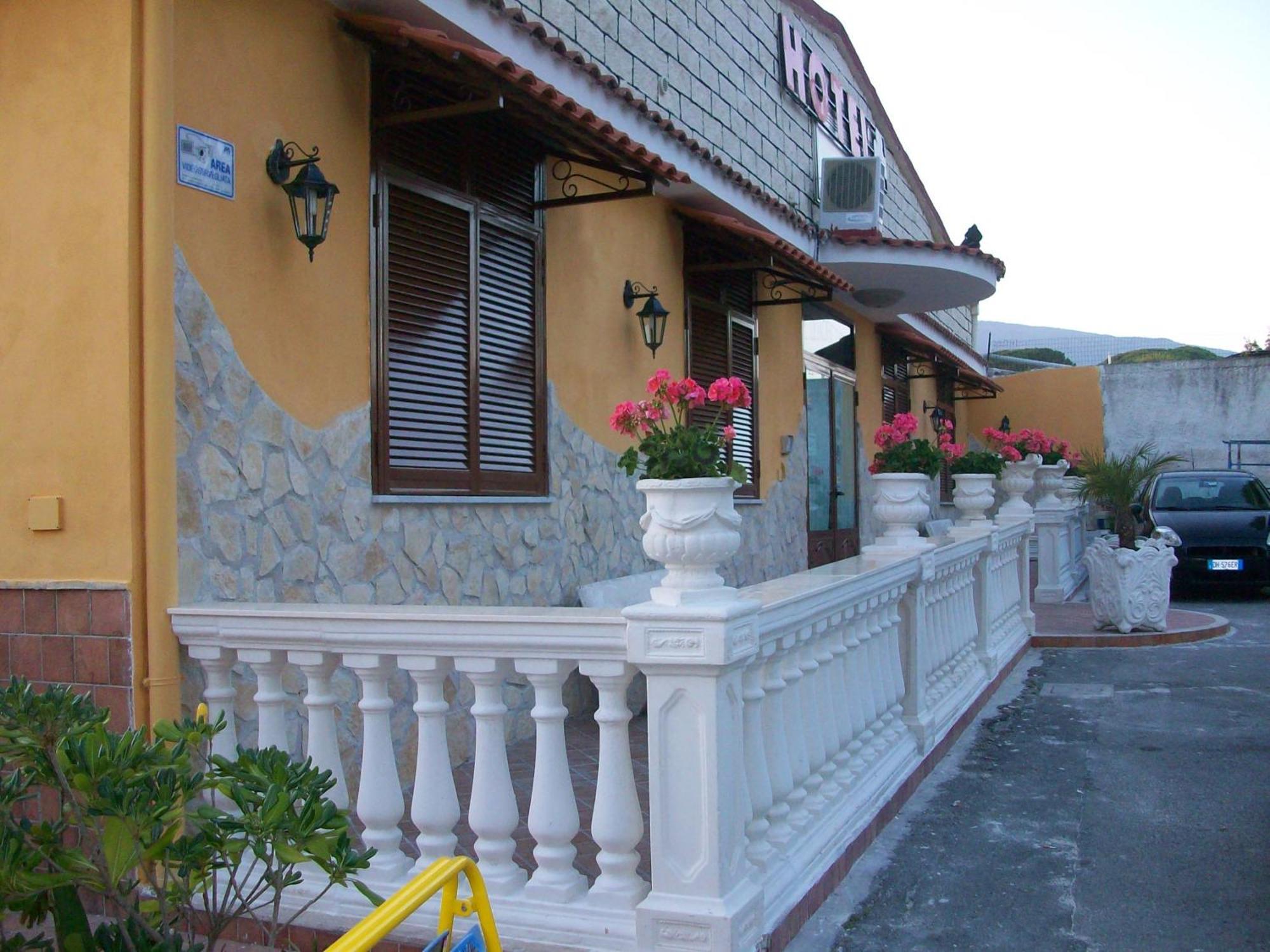 Hotel Il Quadrifoglio Torre del Greco Exterior photo